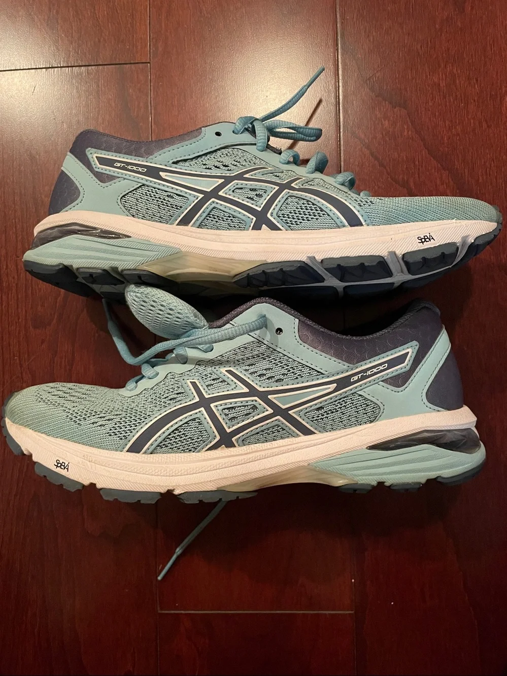 Asics sneakers women’s